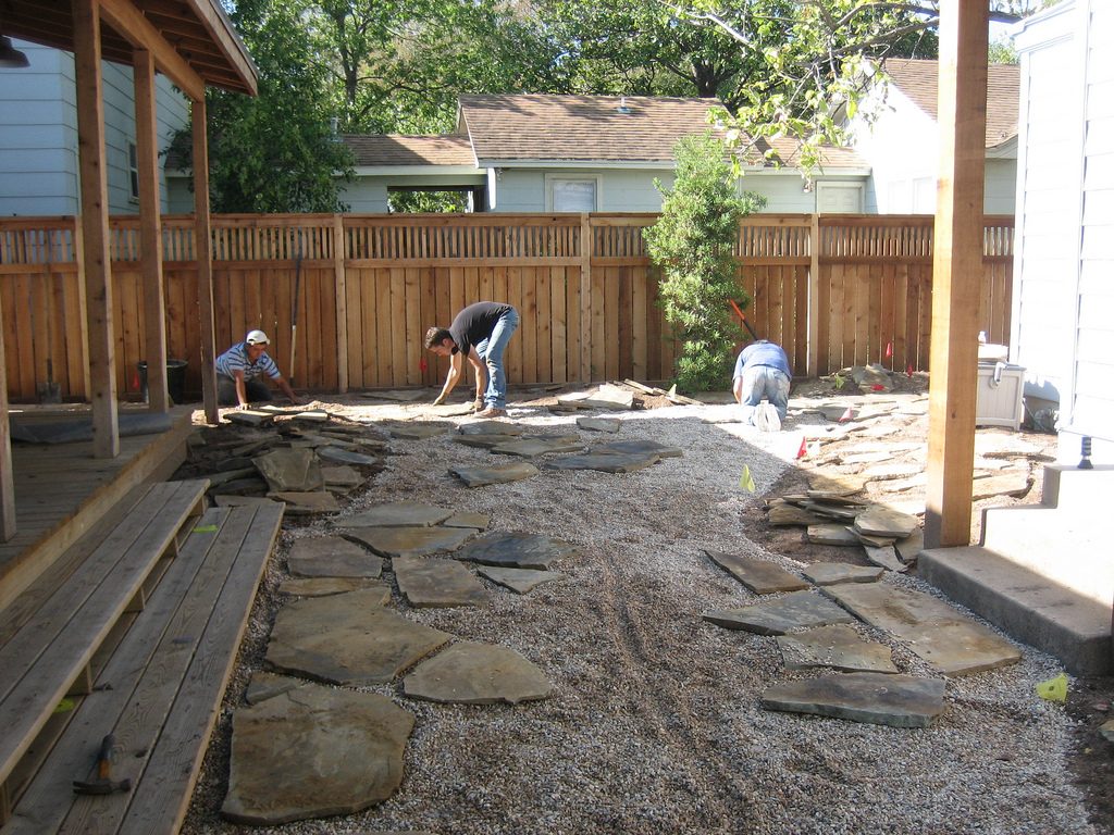 InstallingLandscaping - Four Seasons Landscaping Yorkville, IL